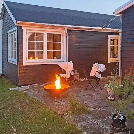 4 Person In Malling-by Traum