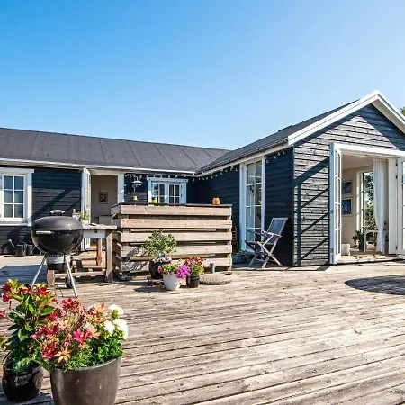 4 Person In Malling-by Traum Tatil Evi