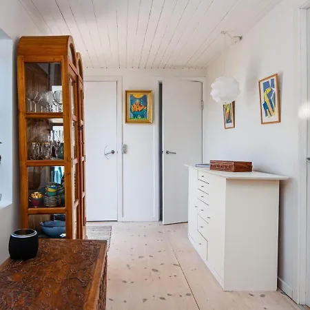 4 Person In Malling-by Traum * Malling