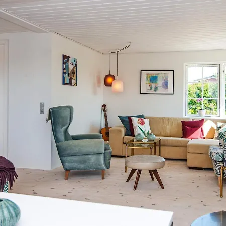 4 Person In Malling-by Traum Malling